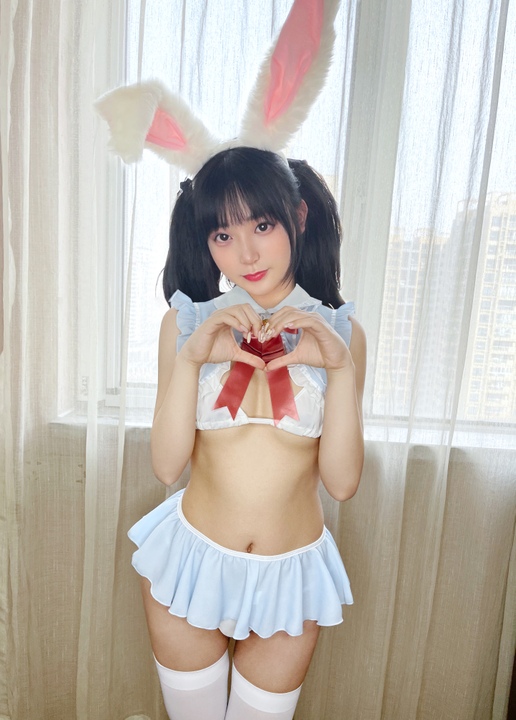 豪歌 - 白色玩兔1.jpg